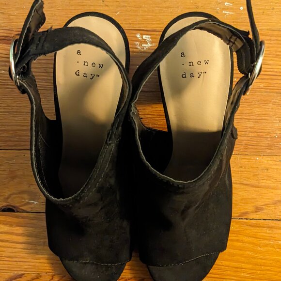 A New Day Black Peep Toe Block Heel Sandals – Size 8.5 - Picture 2 of 5